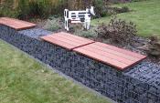 Et pourquoi pas un banc en Gabion dans votre jardin?