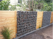 Bride de fixation panneau bois sur Gabion mailles 5 x 10 cm